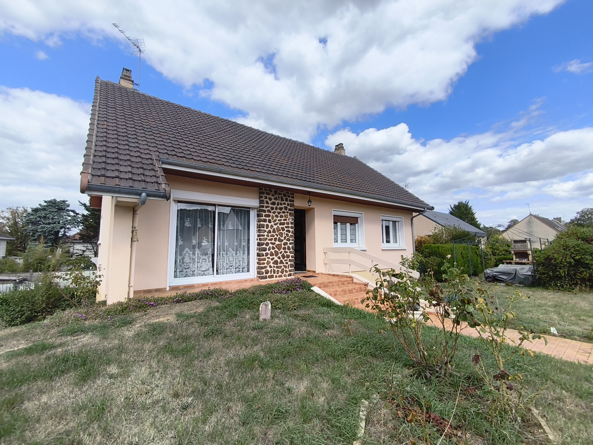 CHARMANTE MAISON A RENOVER