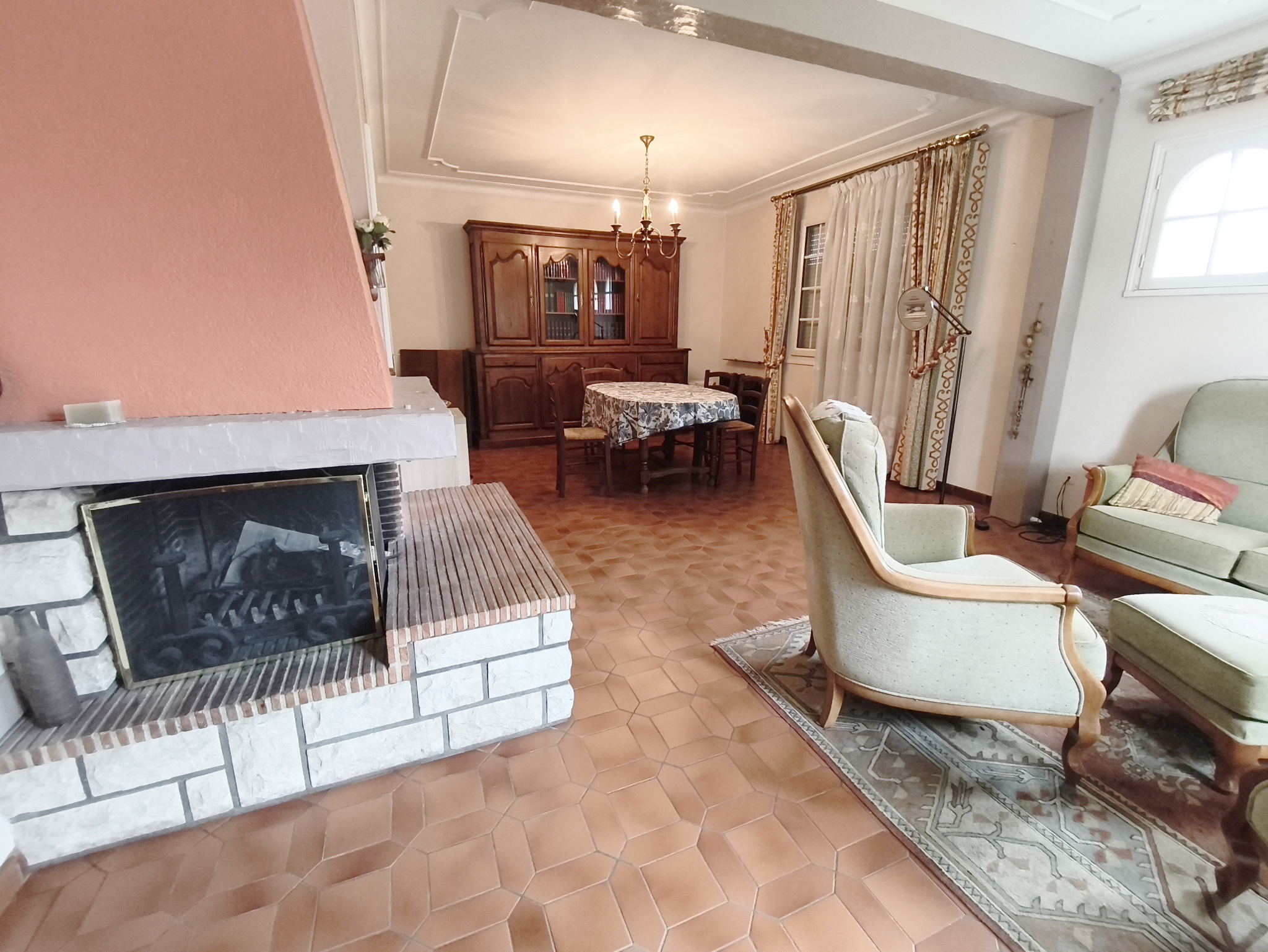 MAISON 4 CHAMBRES ET GRAND GARAGE